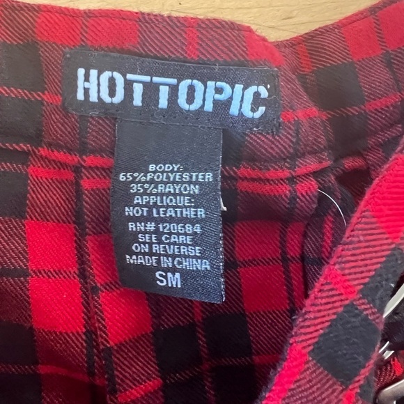 Hot Topic red & black plaid buckle mini skirt punk goth retro - Picture 2 of 3
